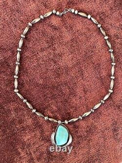 Navajo Bizbee Turquoise WithSterling Silver Feather Setting Necklace Vintage 1970s