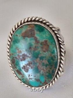 Vintage Beautiful Kingman Turquoise Sterling Silver Ring