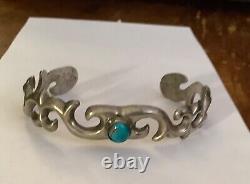 Vintage NAVAJO Sterling Silver TURQUOISE Native American Sandcast Cuff Bracelet