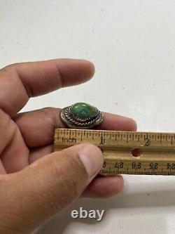 Vintage Native American Navajo Sterling Silver. 925 Turquoise Ring