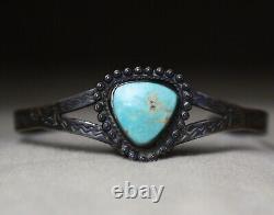 Vintage Native American Navajo Turquoise Sterling Silver Cuff Bracelet