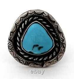 Vintage Navajo High-Grade Turquoise Sterling Silver Ring Size 6.25