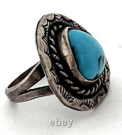 Vintage Navajo High-Grade Turquoise Sterling Silver Ring Size 6.25